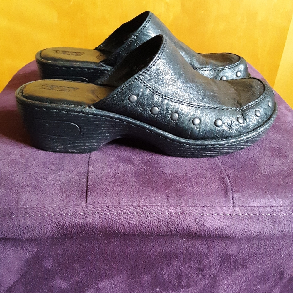 BORN Women's Black Leather Clog